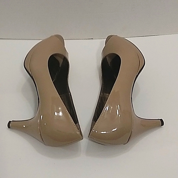 Bandolino "BDMYLAH" Heels 👡 - Picture 8 of 12